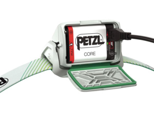 Čelovka PETZL Actik Core 2022 Green