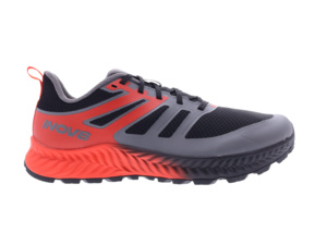 Běžecké boty INOV-8 Trailfly M (P) Black/Fiery Red/Dark Grey